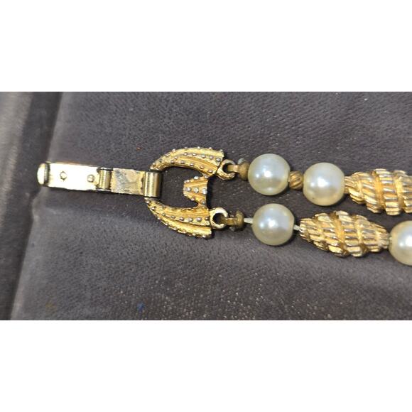 Vintage Trifari Signed Gold Tone Faux Pearl Two Strand Bracelet Fashion Jewelry - Picture 4 of 13